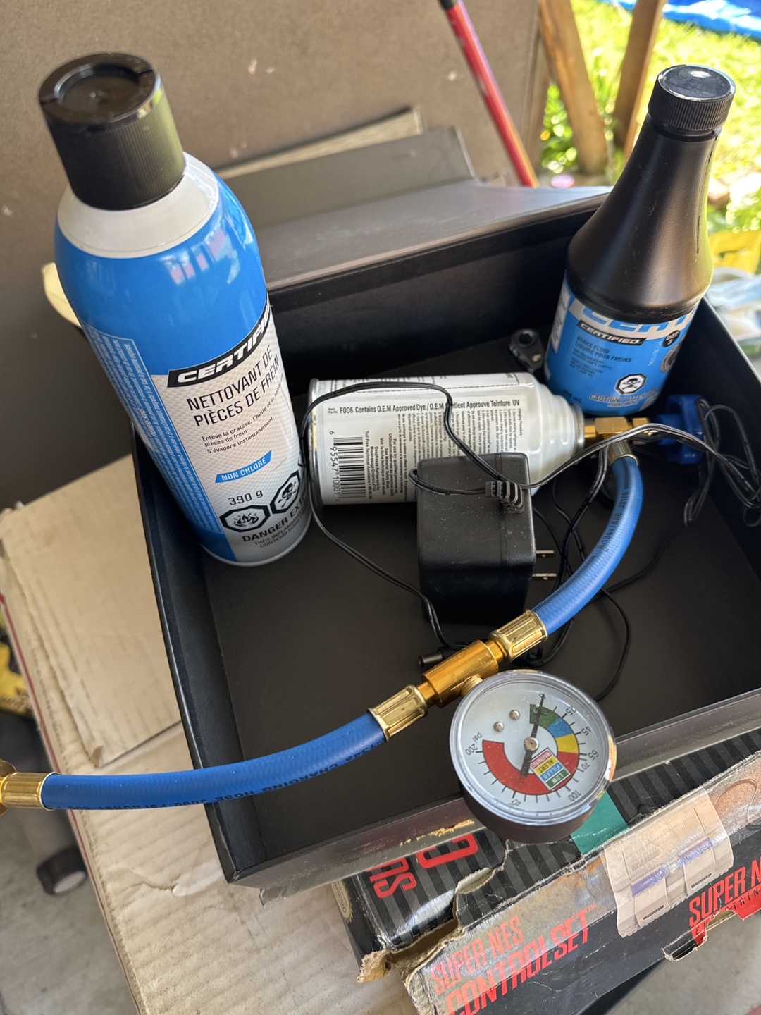Portable cooler Super Ninten kit brake cleaner dot 3 fluid