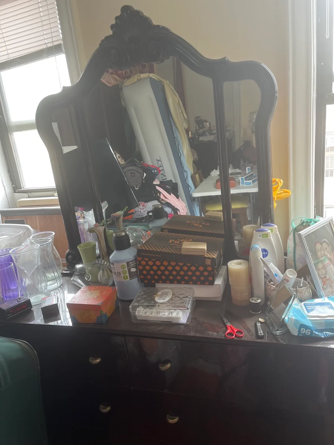 Dark Cherry Wood Bedroom Set with Mirror image indicator(5)