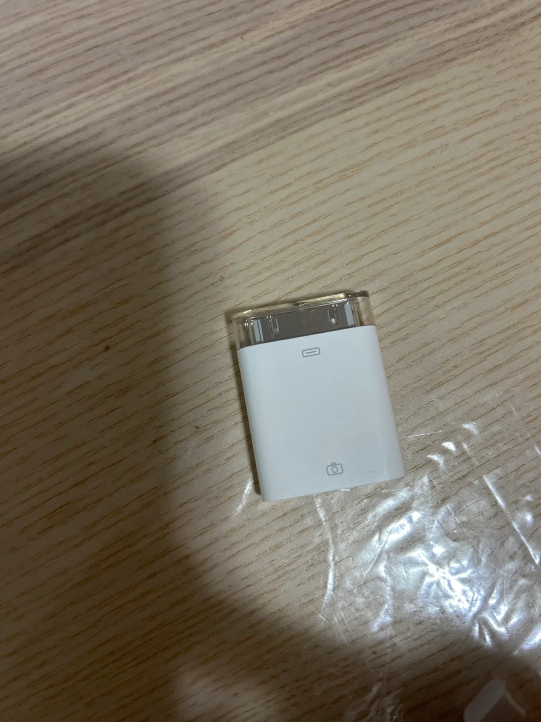 Apple USB to 30-pin Adapter thumbnail