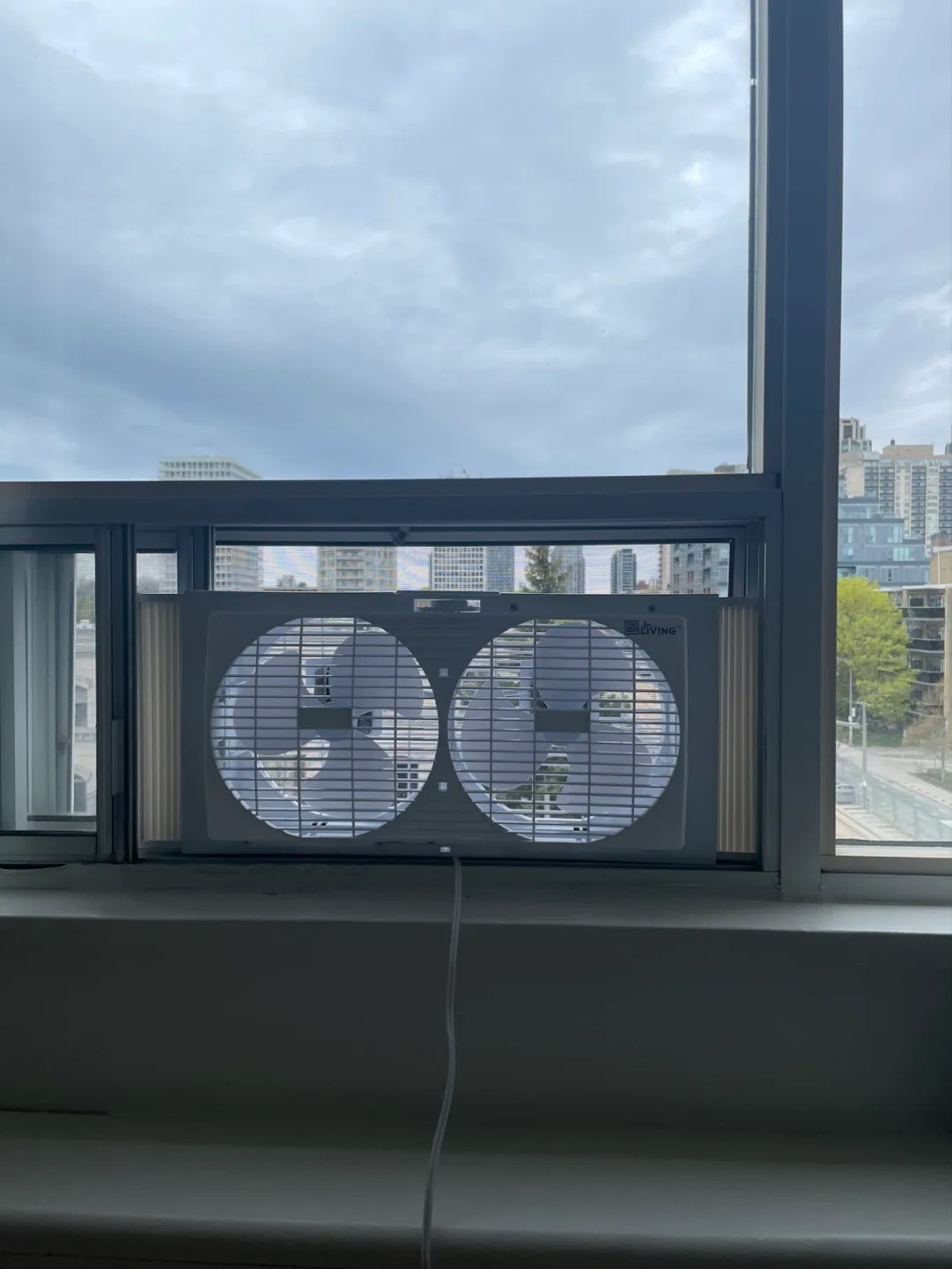 Dual-Fan Window Fan - Great for Ventilation image indicator(3)