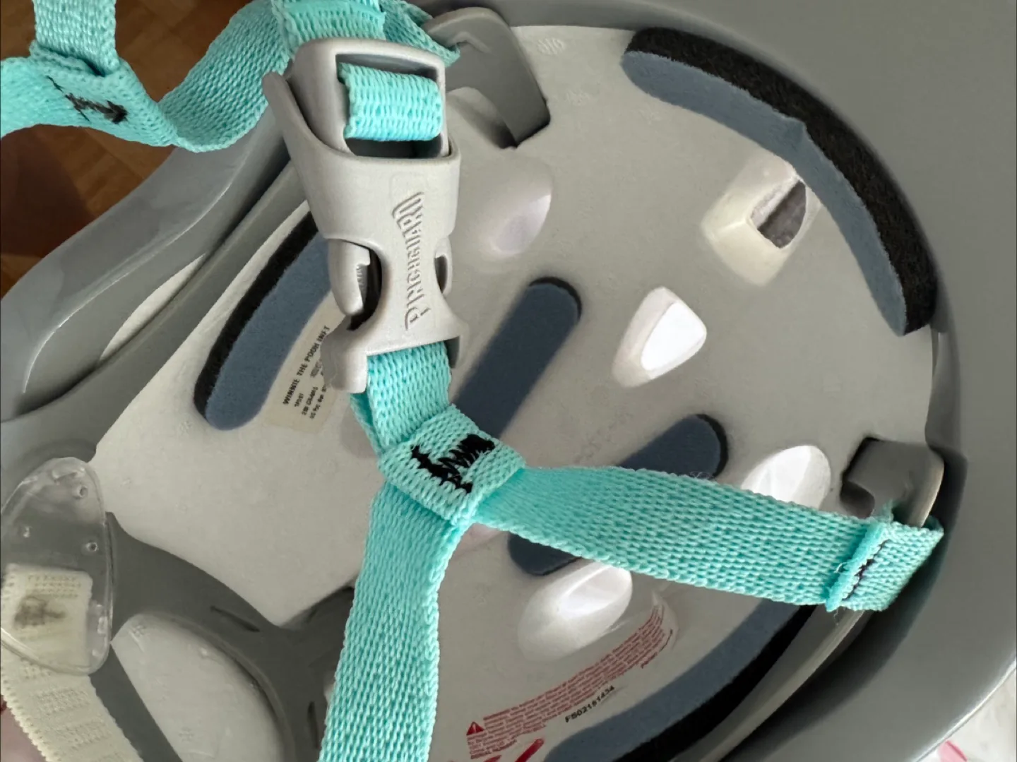 Winnie the Pooh Children's Bike Helmet image indicator(2)