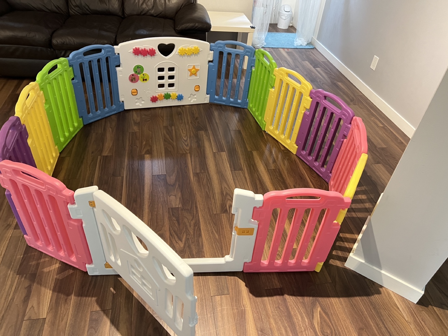 Playpen with Activity Panel - photo 2