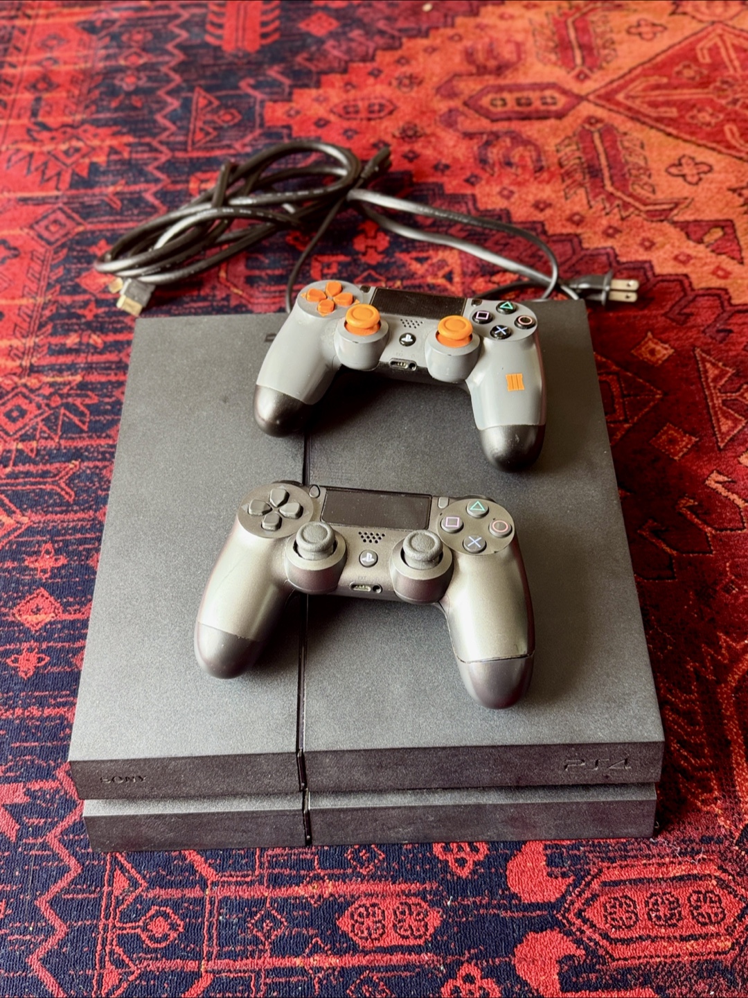 PS4 Console 500GB + 2 Controllers + Three Games On It