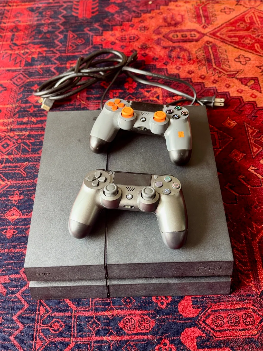 PS4 Console 500GB + 2 Controllers + Three Games On It