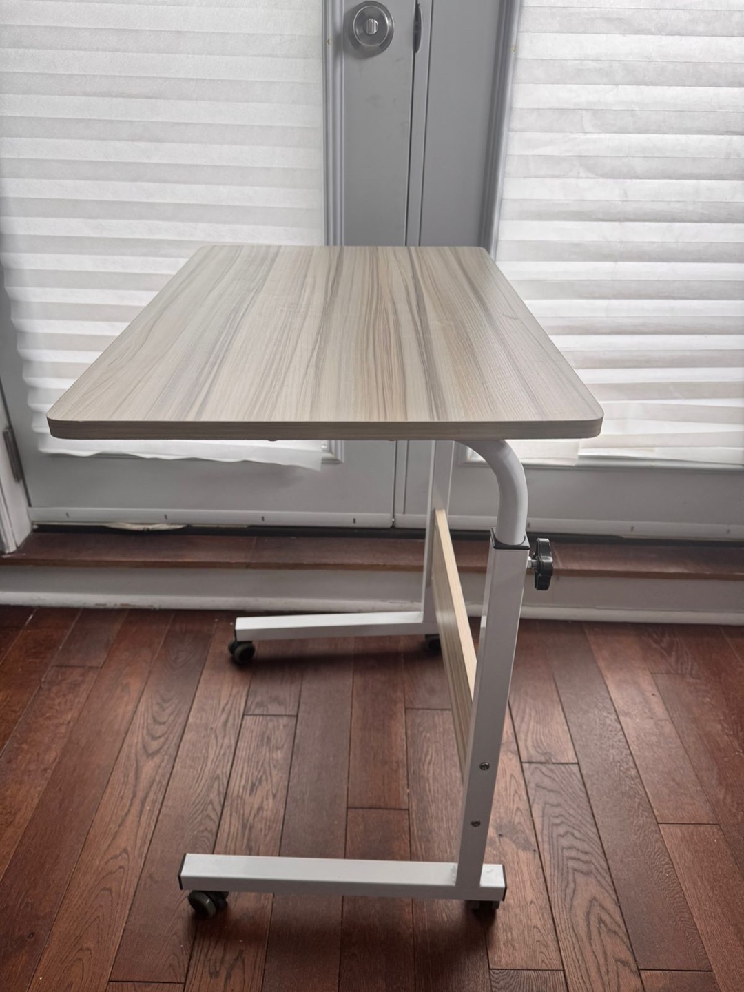 Medium size mobile side table