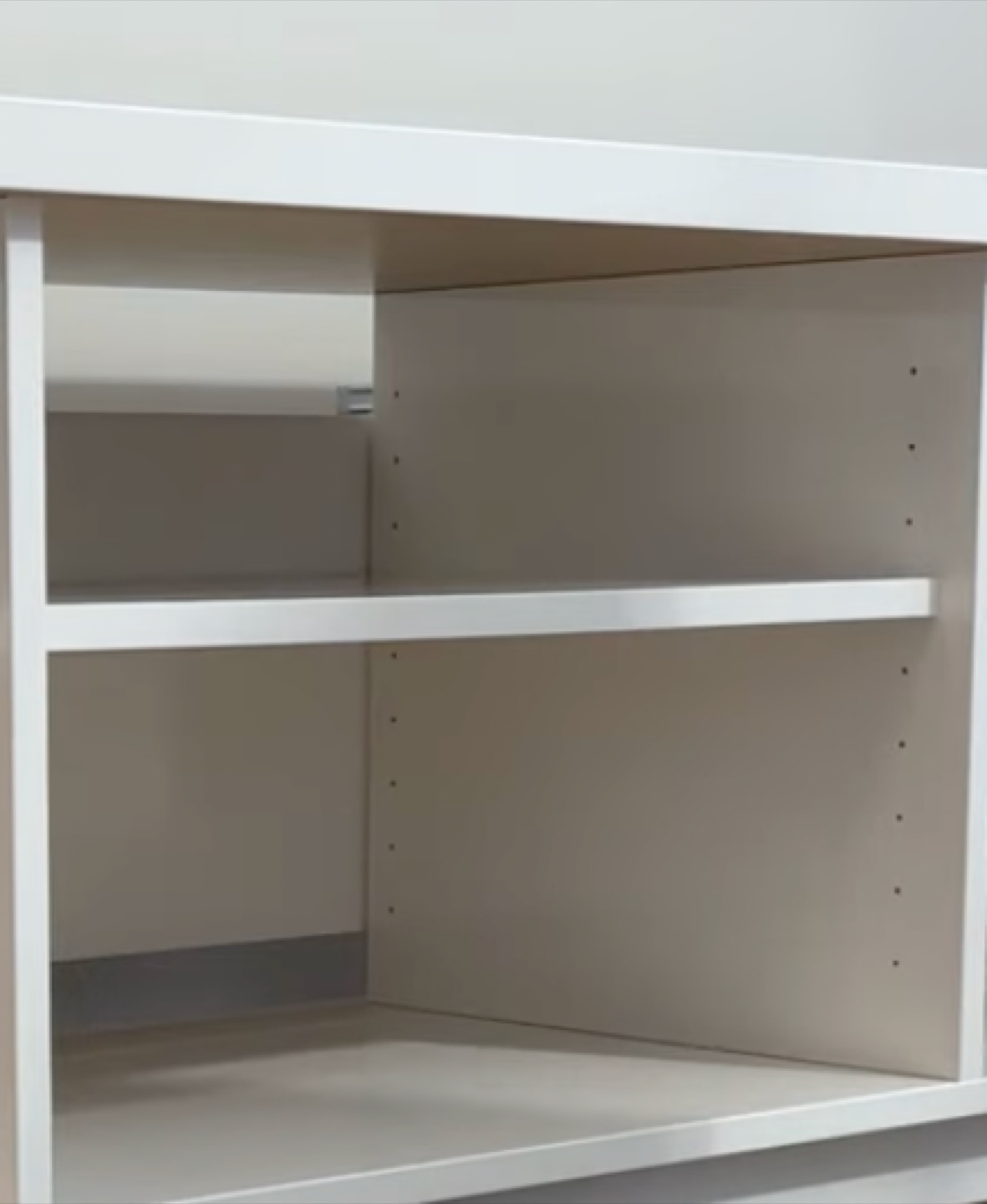 IKEA High Gross White TV Stand - photo 3