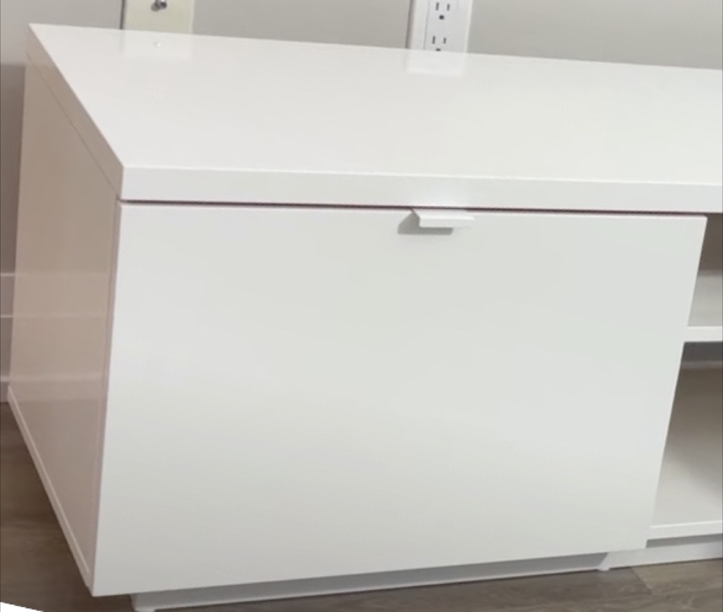 IKEA High Gross White TV Stand - photo 2