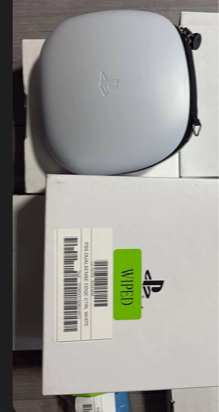 PS5 DualSense Edge Wireless Controller. image indicator(2)