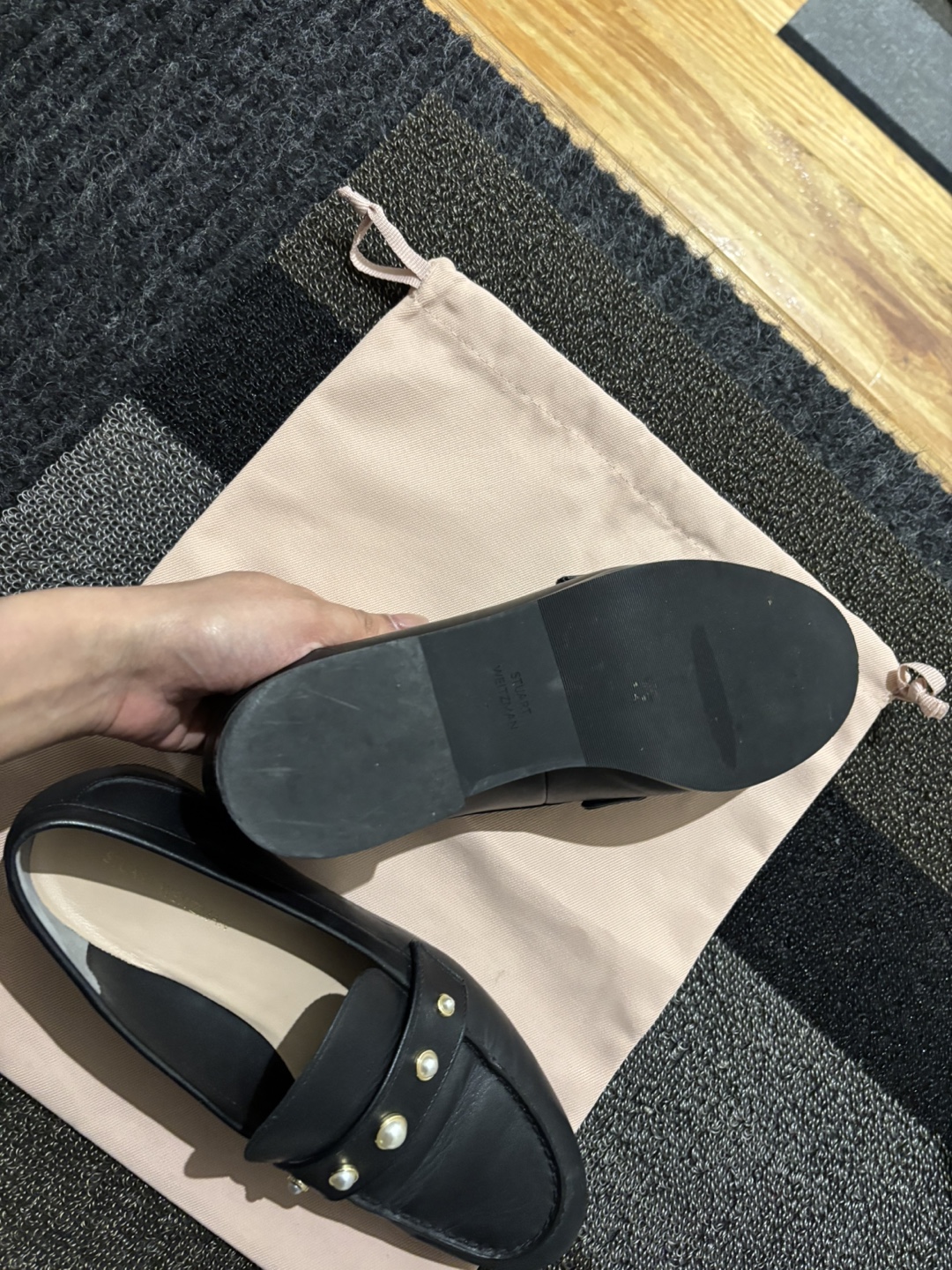 Stuart Weitzman Black Leather Pearl-embellished Loafers - photo 3