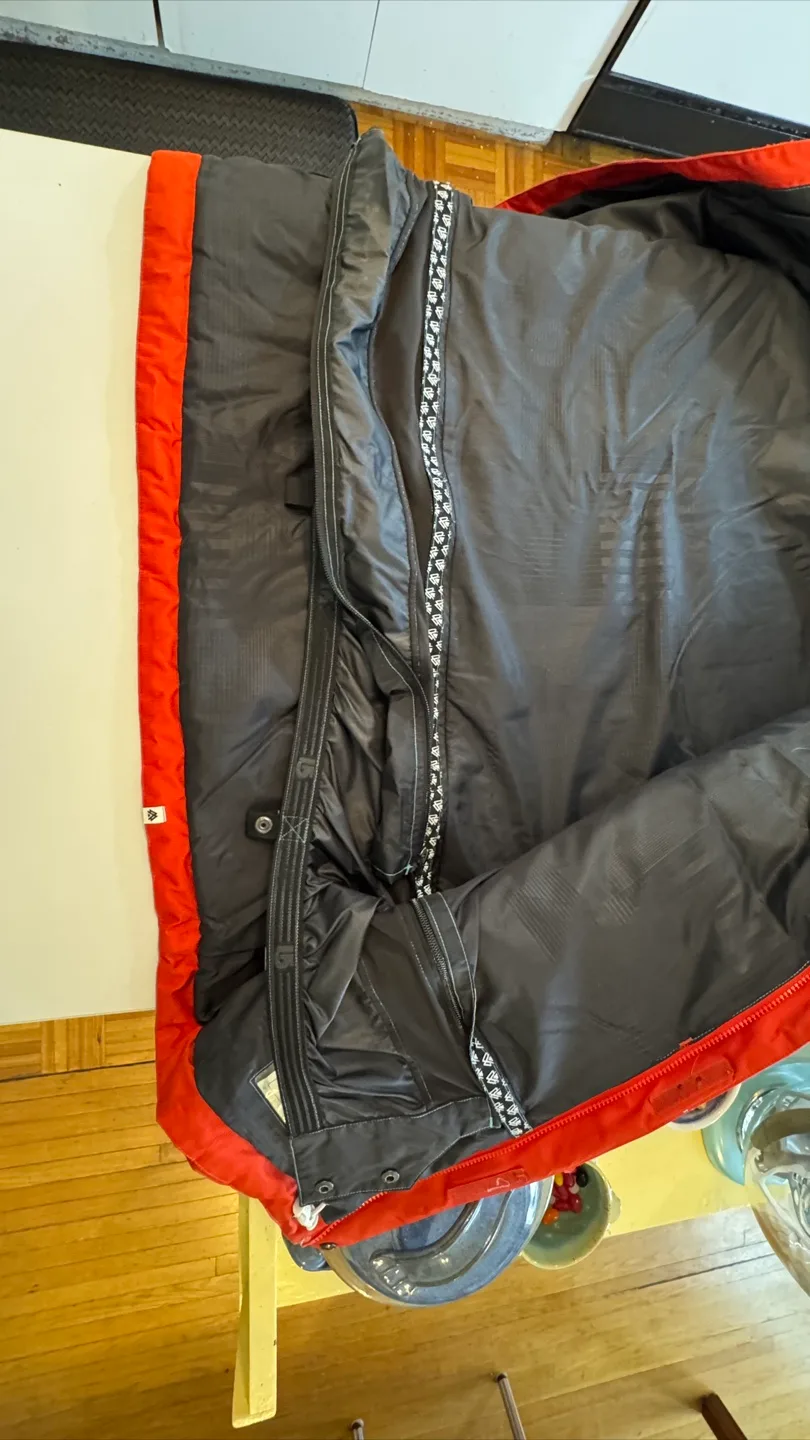 Men's Burton Snowboard Jacket - Size XL - Red image indicator(4)