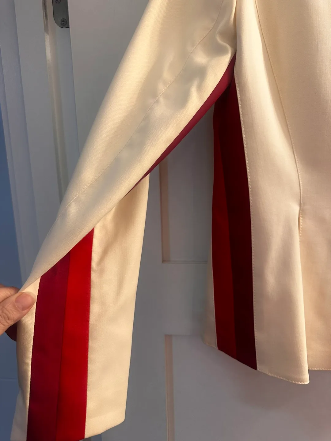 SMYTHE cream blazer with red stripes, size 8. In great shape! image indicator(3)