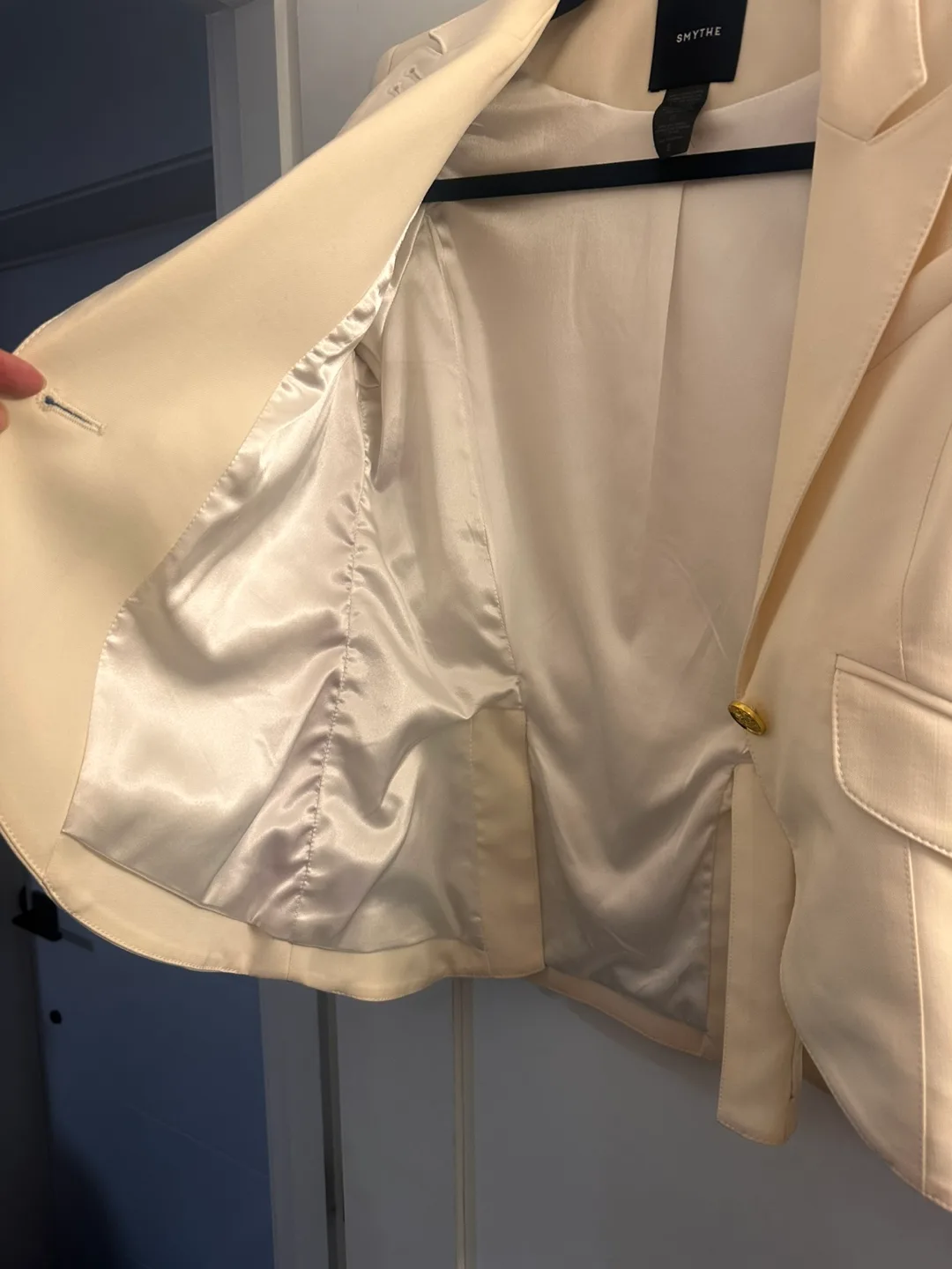 SMYTHE cream blazer with red stripes, size 8. In great shape! image indicator(5)