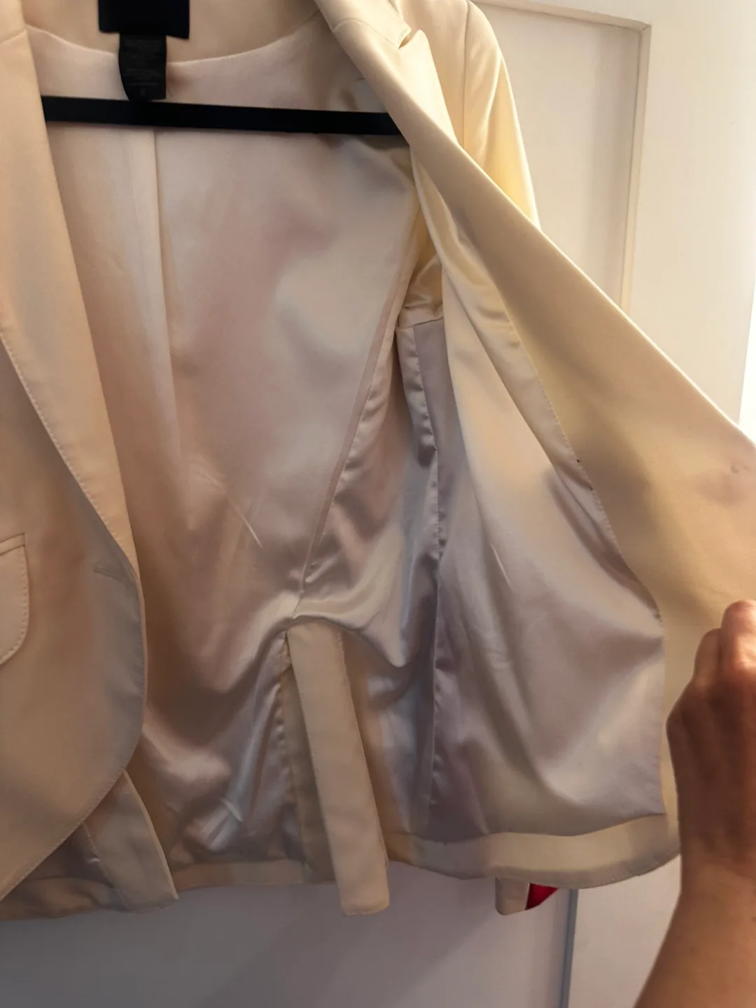 SMYTHE cream blazer with red stripes, size 8. In great shape! image indicator(6)