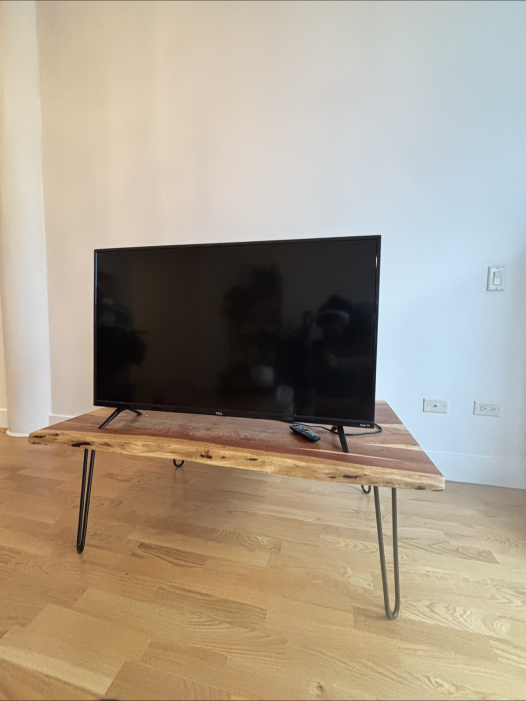 TCL 43 Inch Roku Smart TV - photo 2