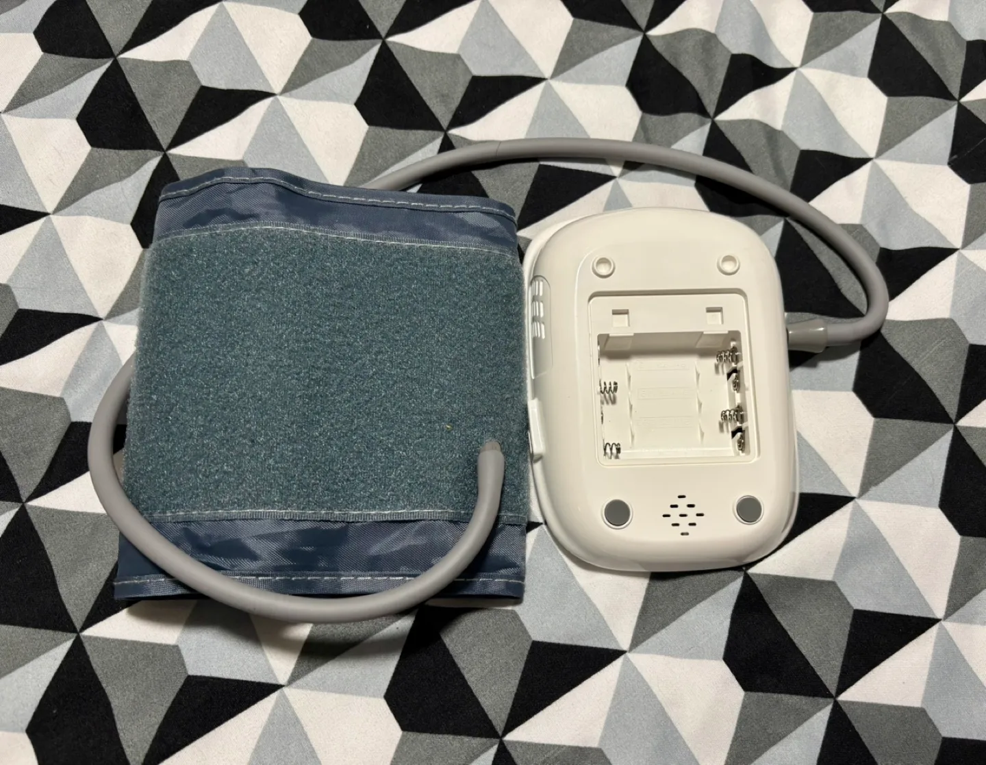 REDIVN Automatic Blood Pressure Monitor with Carrying Case image indicator(3)