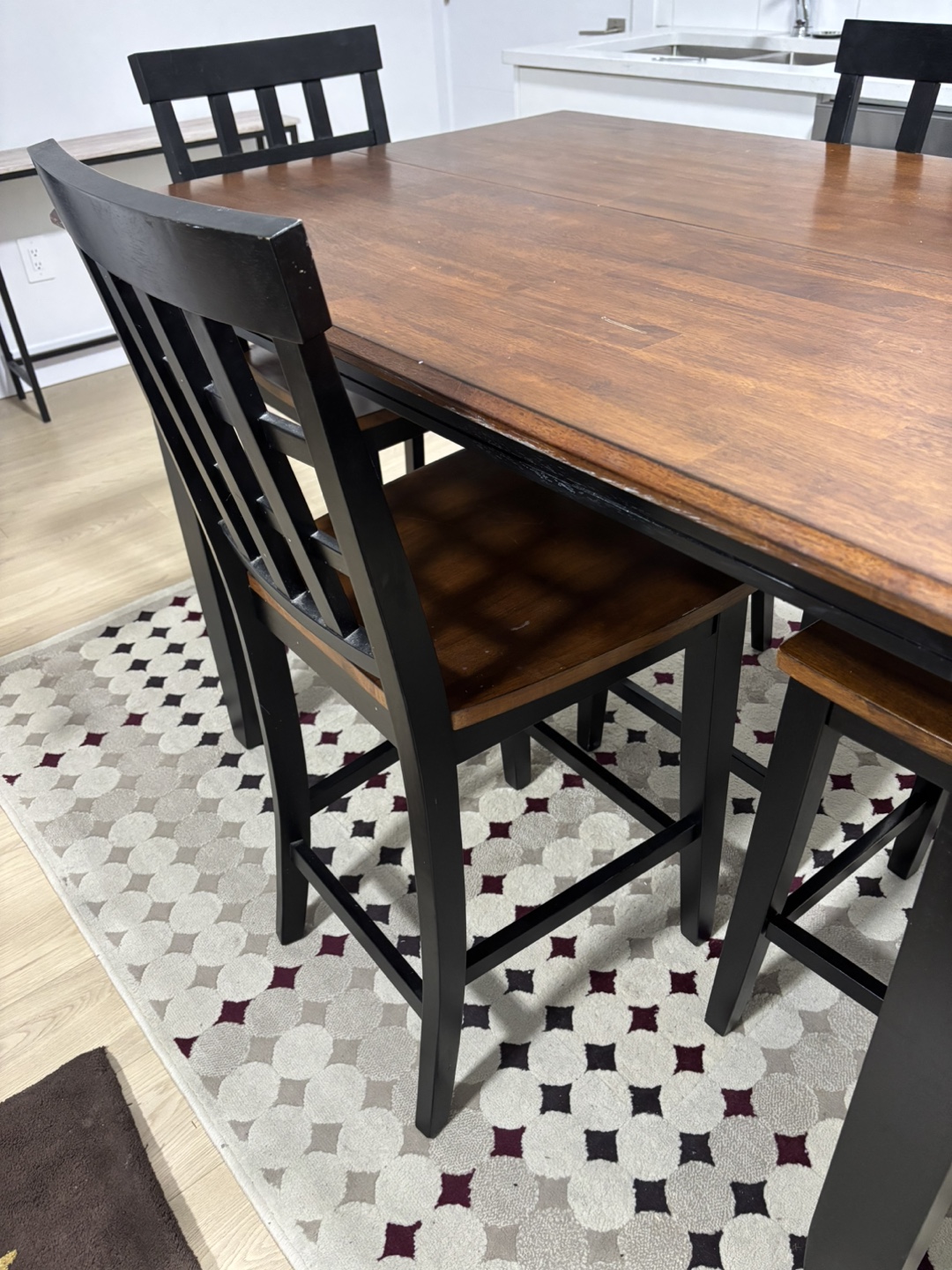 5-Piece Dining Set: Table and Four Chairs - photo 3