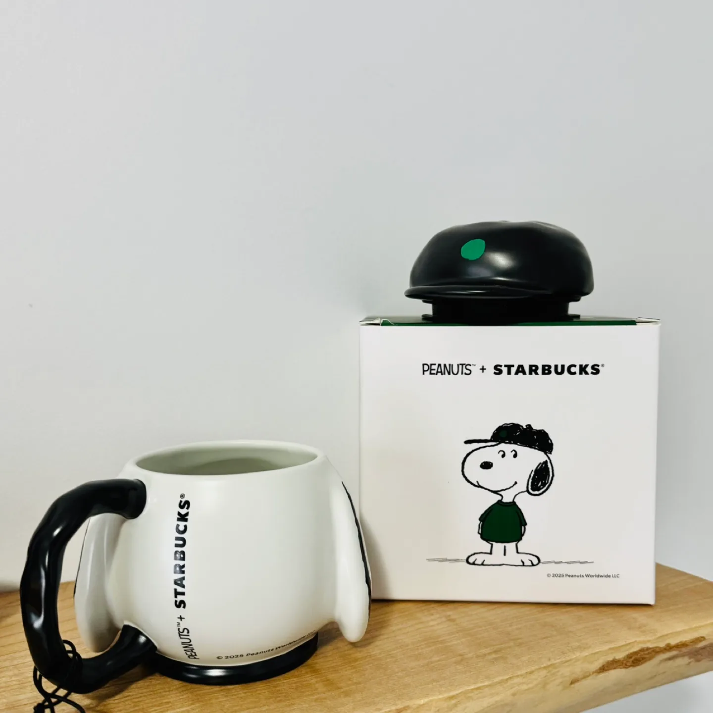 Snoopy x Starbucks Face Mug with Lid - Brand New image indicator(2)