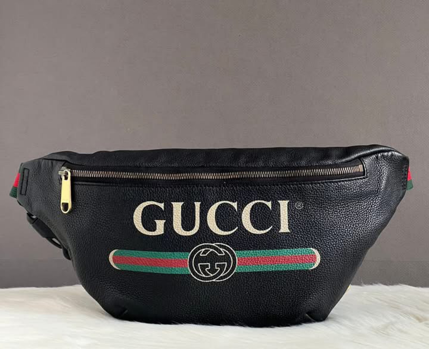 Pre loved Gucci Logo Print Leather Belt Bag