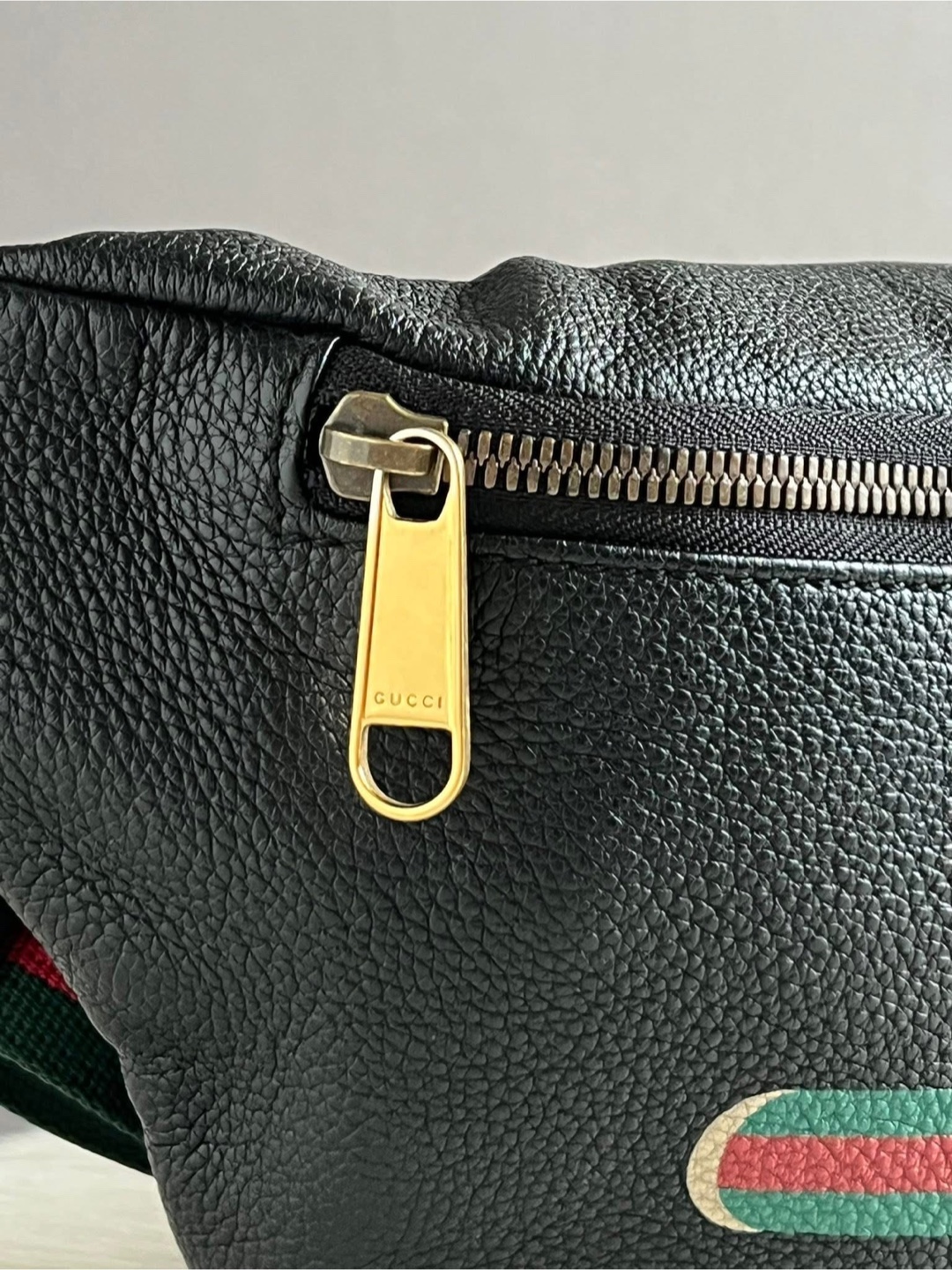 Pre loved Gucci Logo Print Leather Belt Bag - photo 5