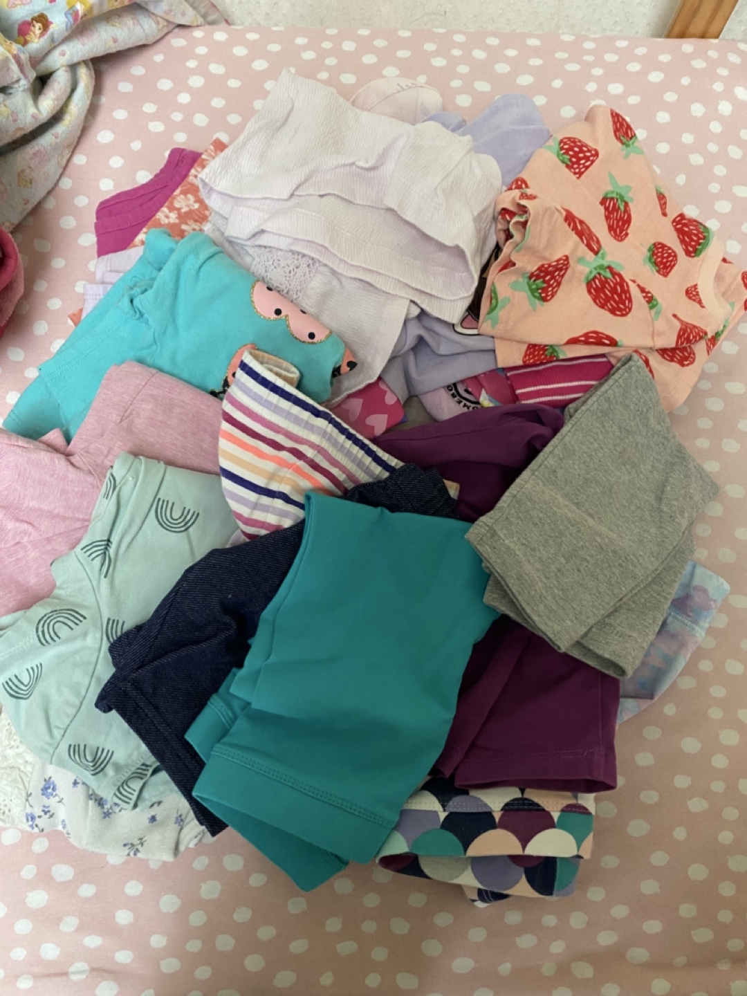 Girls size 4t clothing lot.