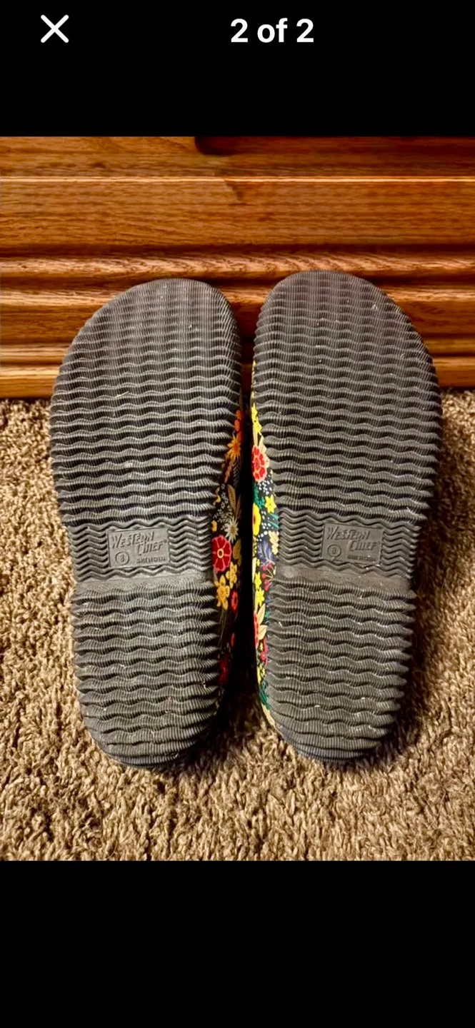 Women's Floral Western Chief Clogs image indicator(2)