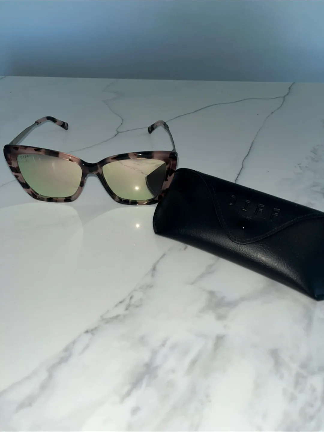 DIFF Eyewear - Becky II Sunglasses - Tortoise/Rose Gold Mirror image indicator(5)