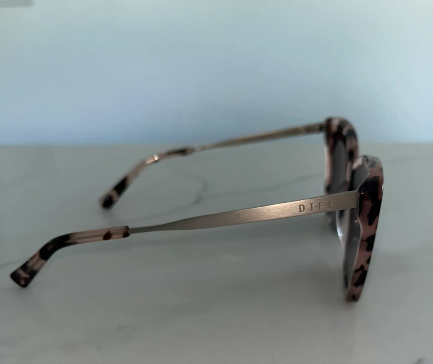 DIFF Eyewear - Becky II Sunglasses - Tortoise/Rose Gold Mirror image indicator(3)