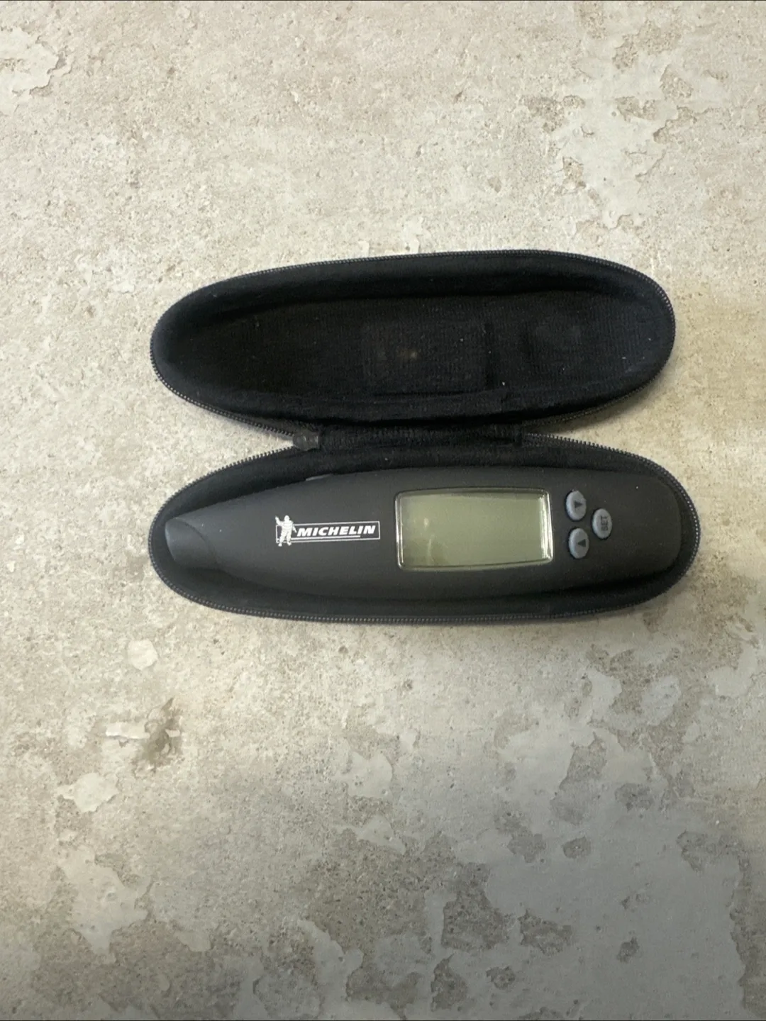 Michelin Digital 🧡 Tire Pressure Gauge with Case thumbnail