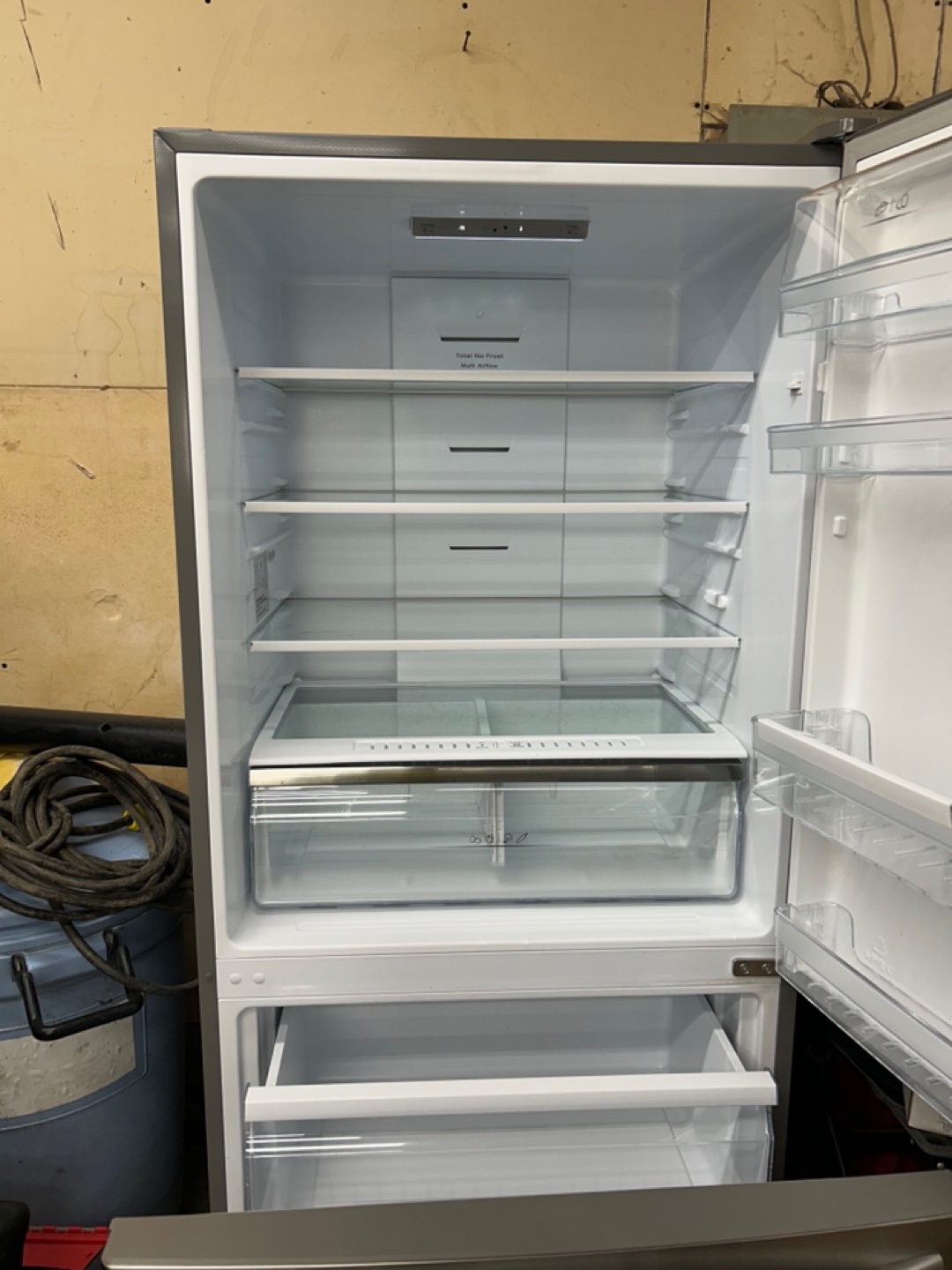 Hisense Bottom Freezer Refrigerator - Stainless Steel - photo 3