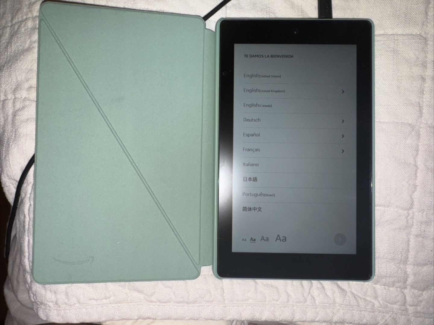 Amazon Kindle Tablet with Case and Charger - photo 4