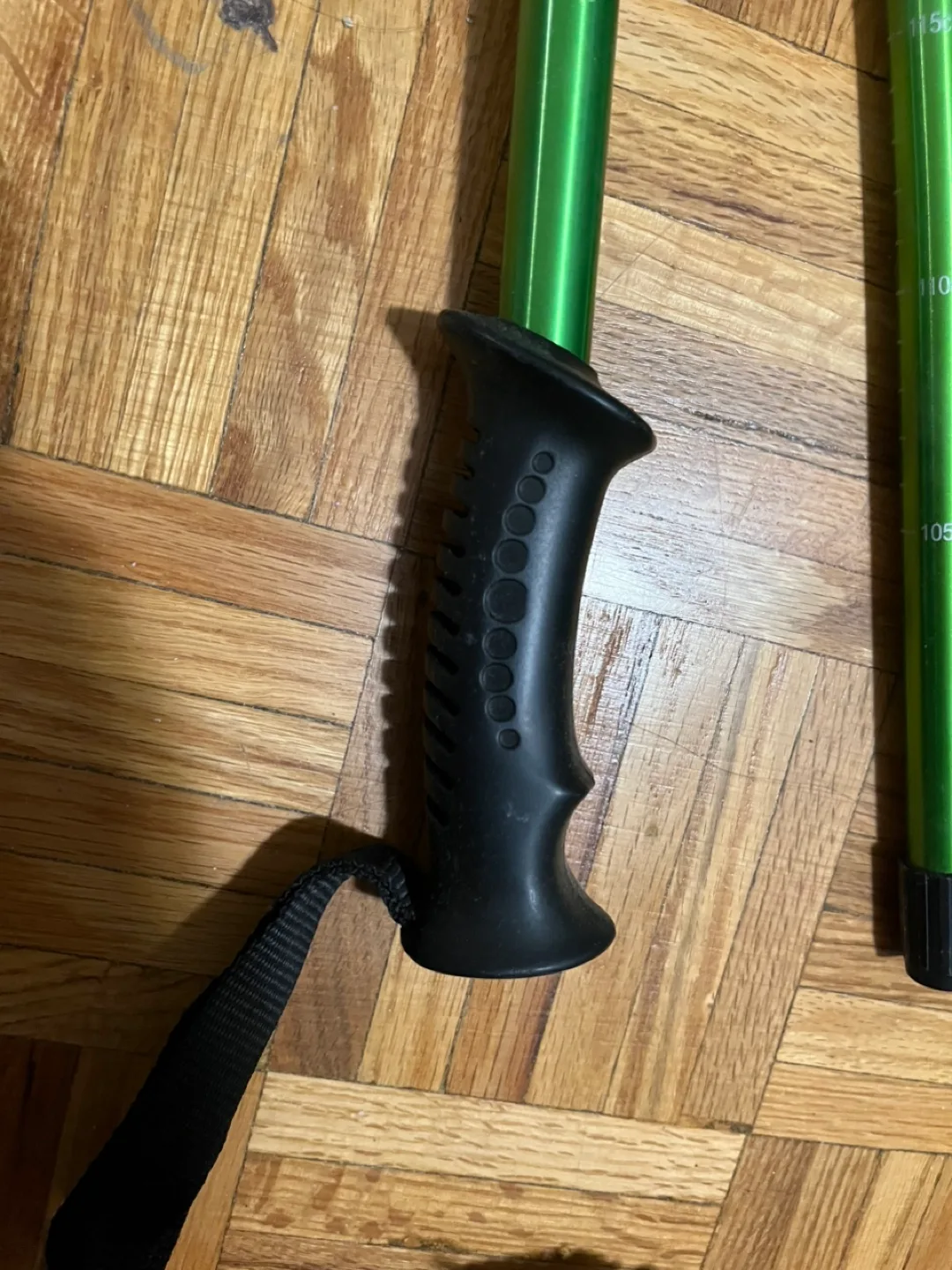 Outbound Anti-shock Trekking Poles image indicator(2)