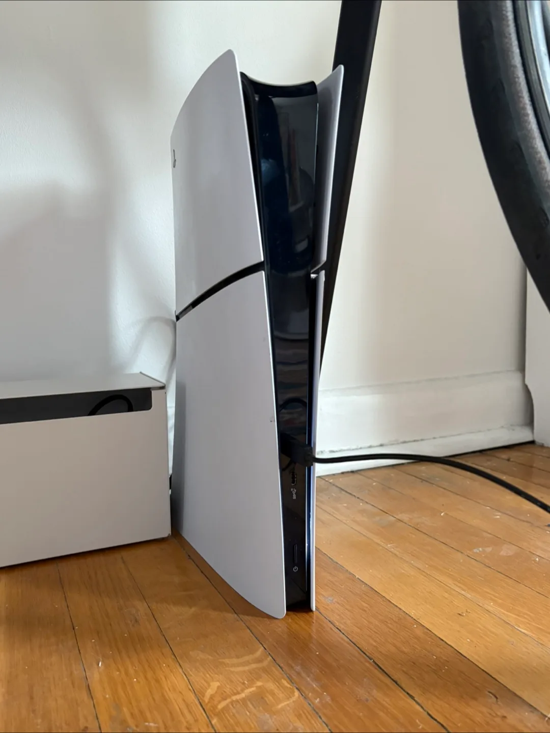 PS5 Slim & Controller - White image indicator(2)