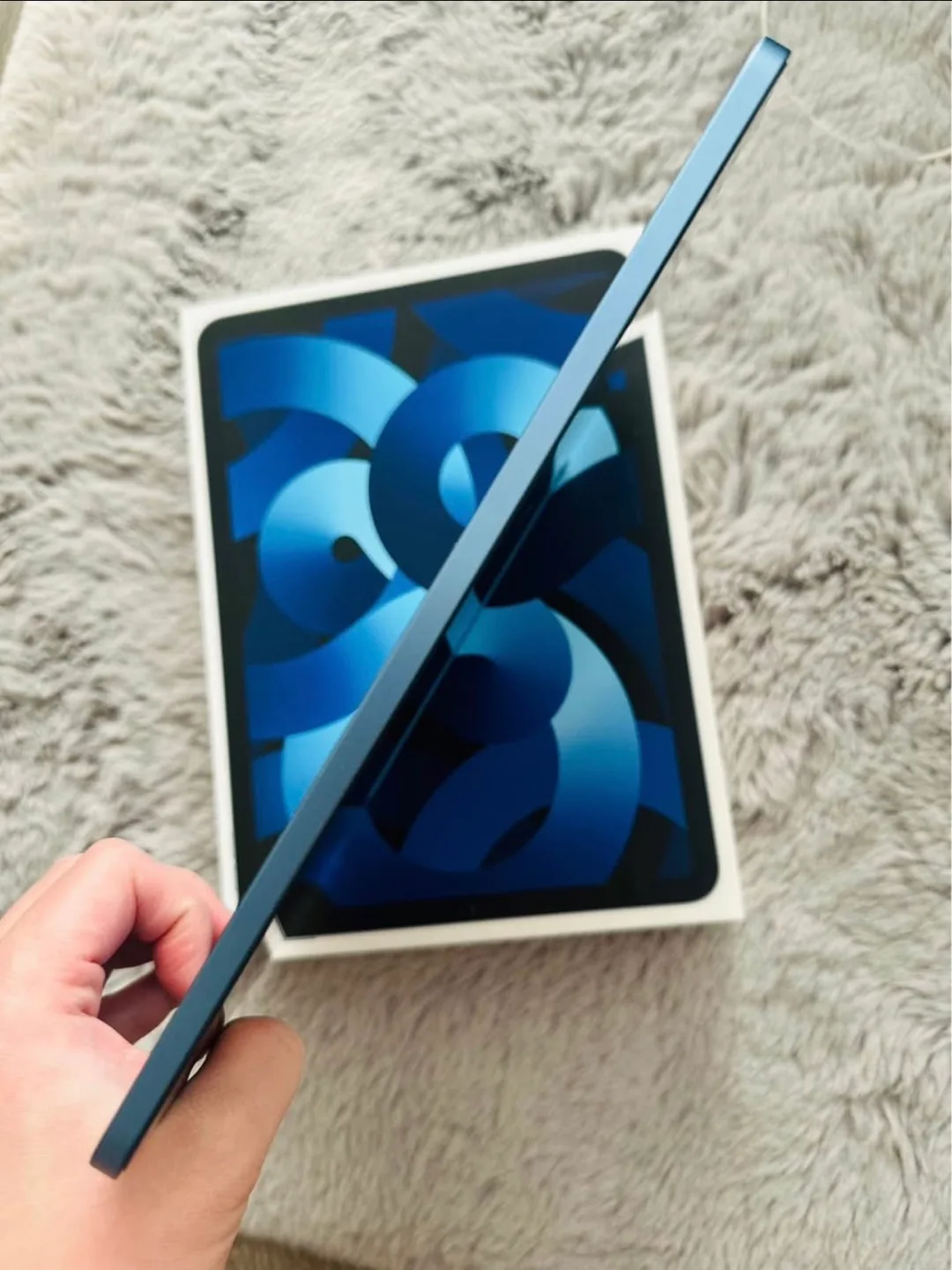 iPad Air 5th Generation - Blue - with Apple Pencil image indicator(5)