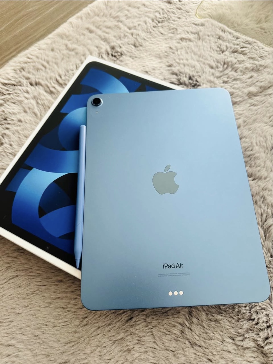 iPad Air 5th Generation - Blue - with Apple Pencil - photo 2