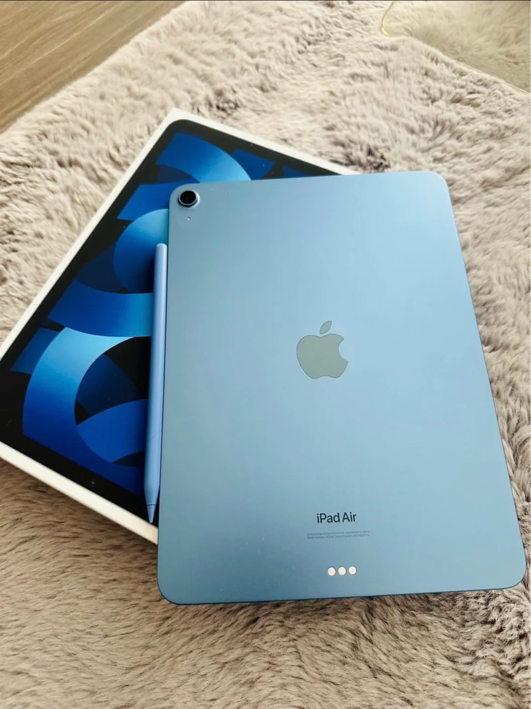 iPad Air 5th Generation - Blue - with Apple Pencil image indicator(2)