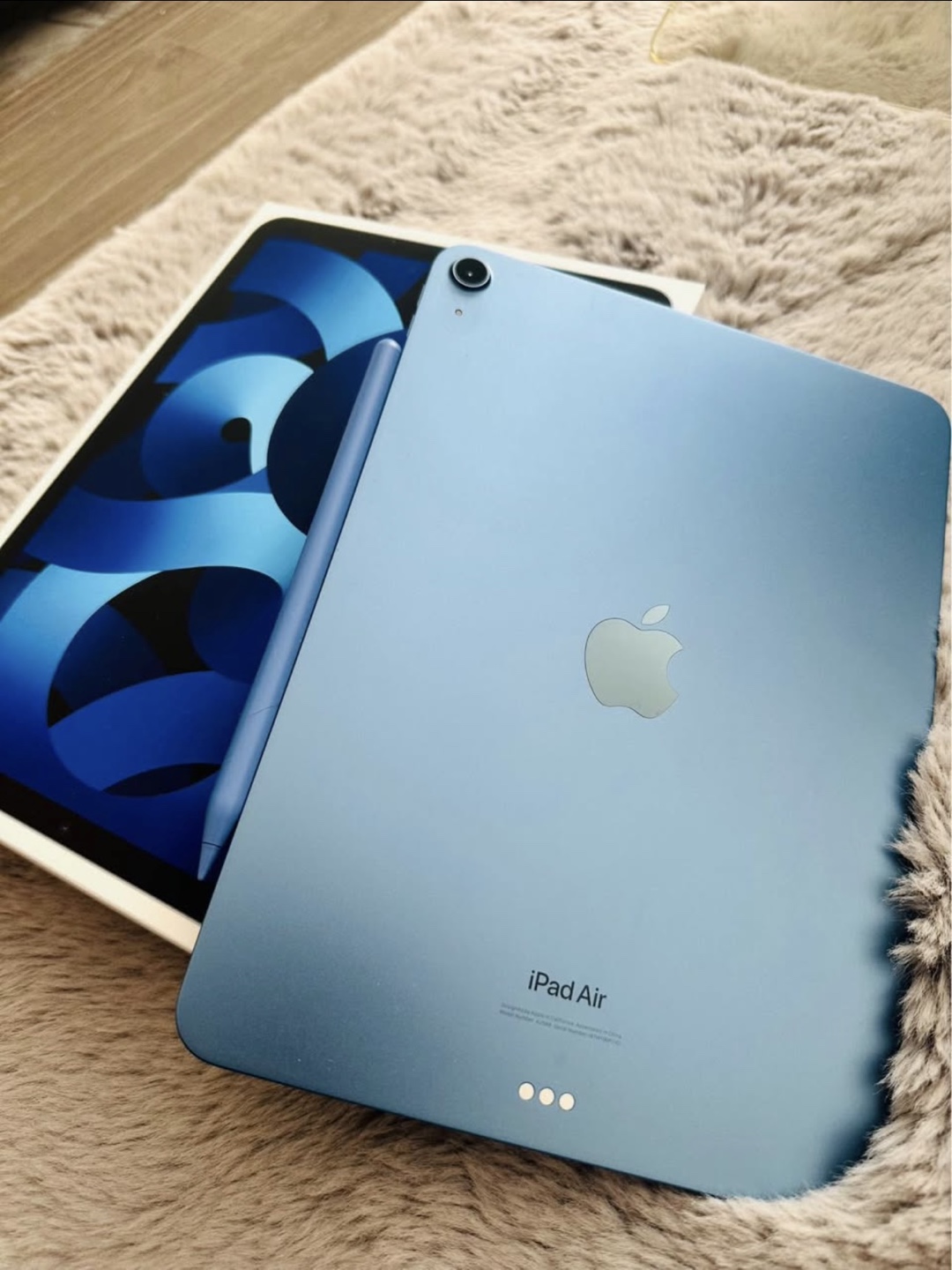 iPad Air 5th Generation - Blue - with Apple Pencil - photo 3