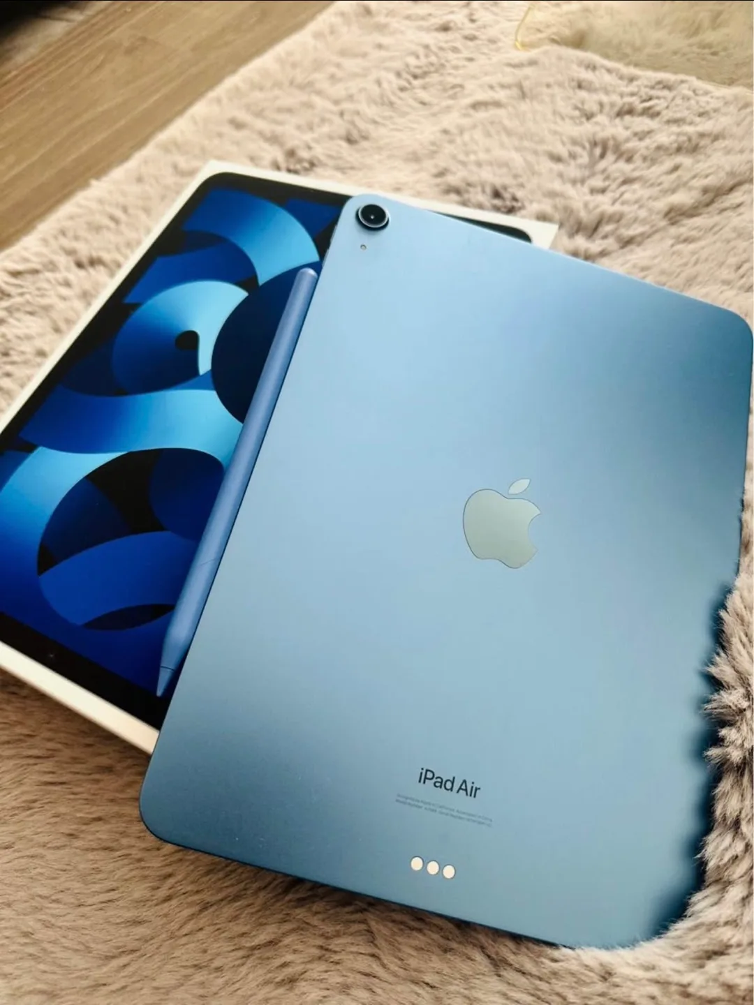 iPad Air 5th Generation - Blue - with Apple Pencil image indicator(3)