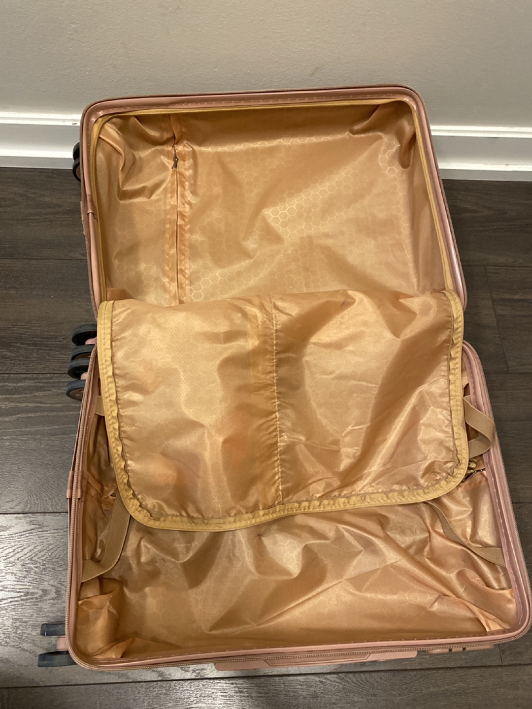 Rose Gold Carry-on Suitcase - photo 4
