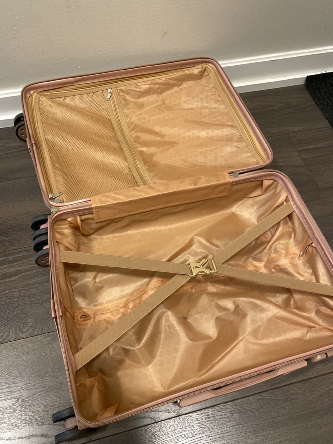 Rose Gold Carry-on Suitcase - photo 5