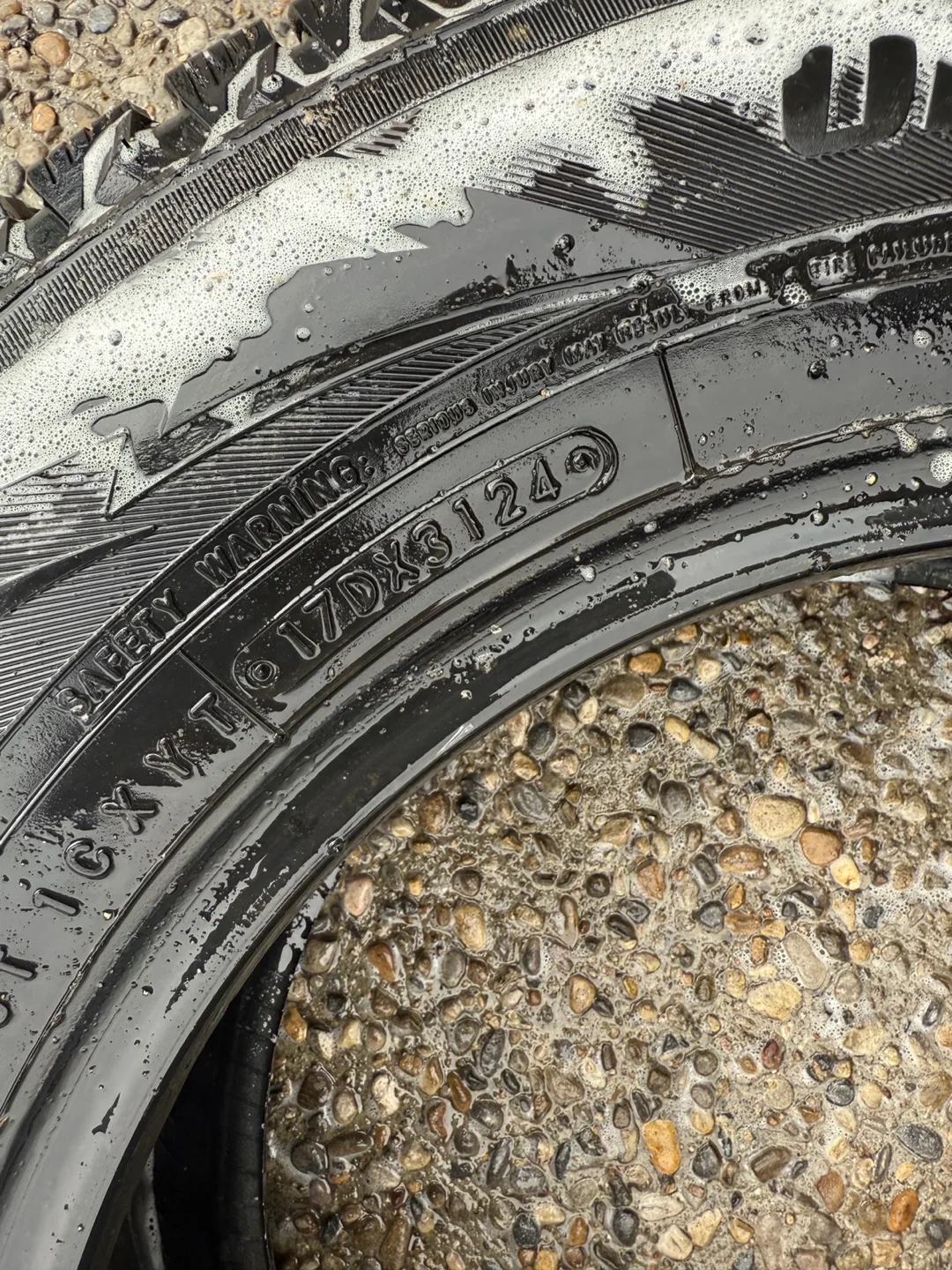 Set of four used winter tires image indicator(2)