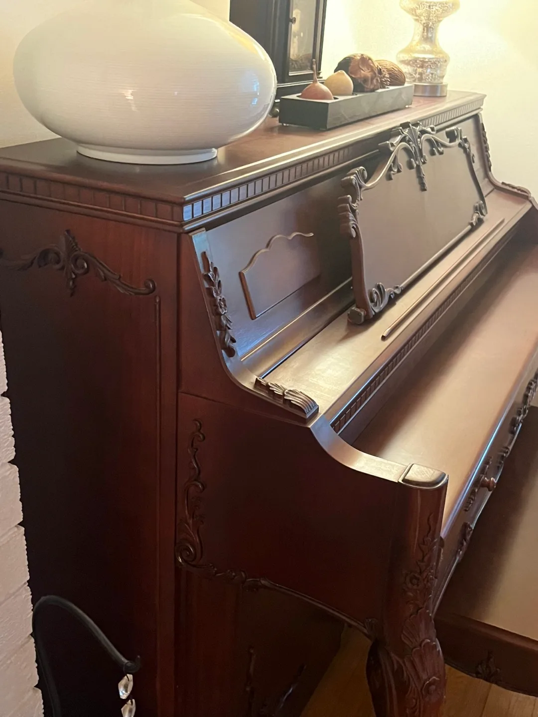Young Chang upright piano with bench image indicator(5)