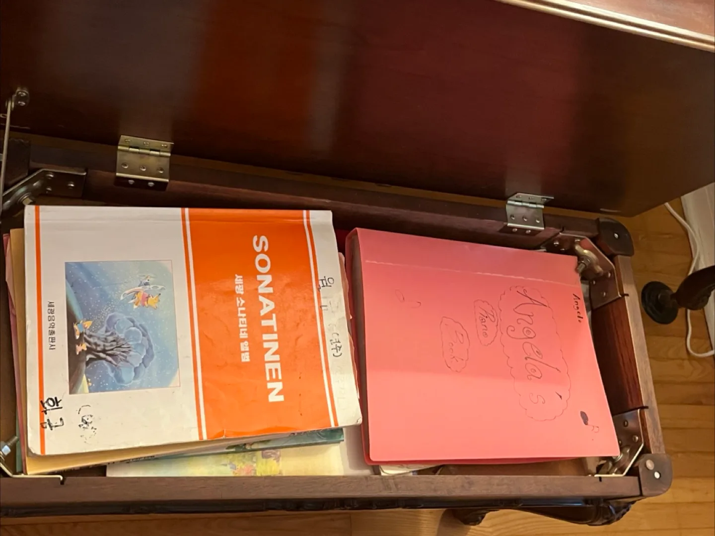 Young Chang upright piano with bench image indicator(6)