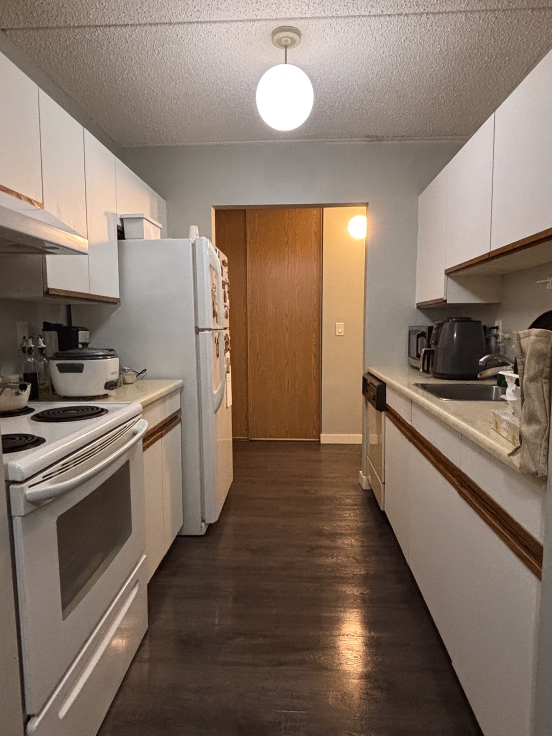 Sublet - 2 bedroom apartment for rent - photo 2