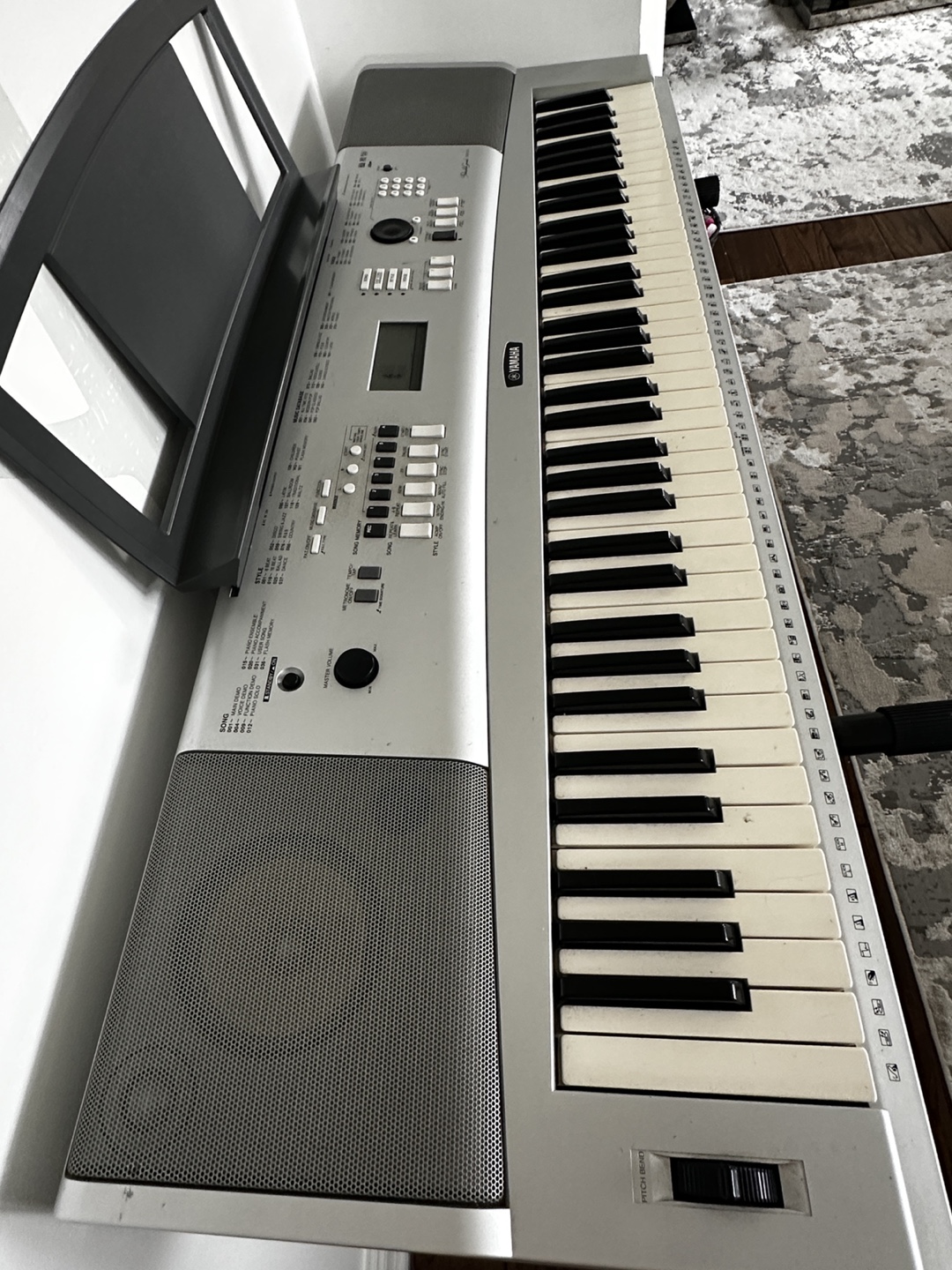 Yamaha PSR-E233 Keyboard with Stand and Pedals - photo 3