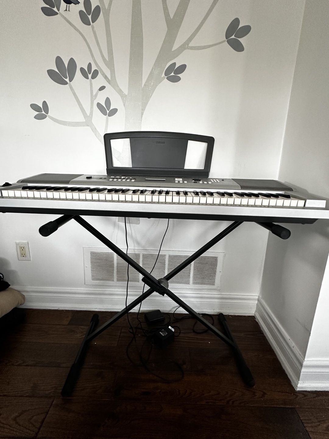 Yamaha PSR-E233 Keyboard with Stand and Pedals - photo 2