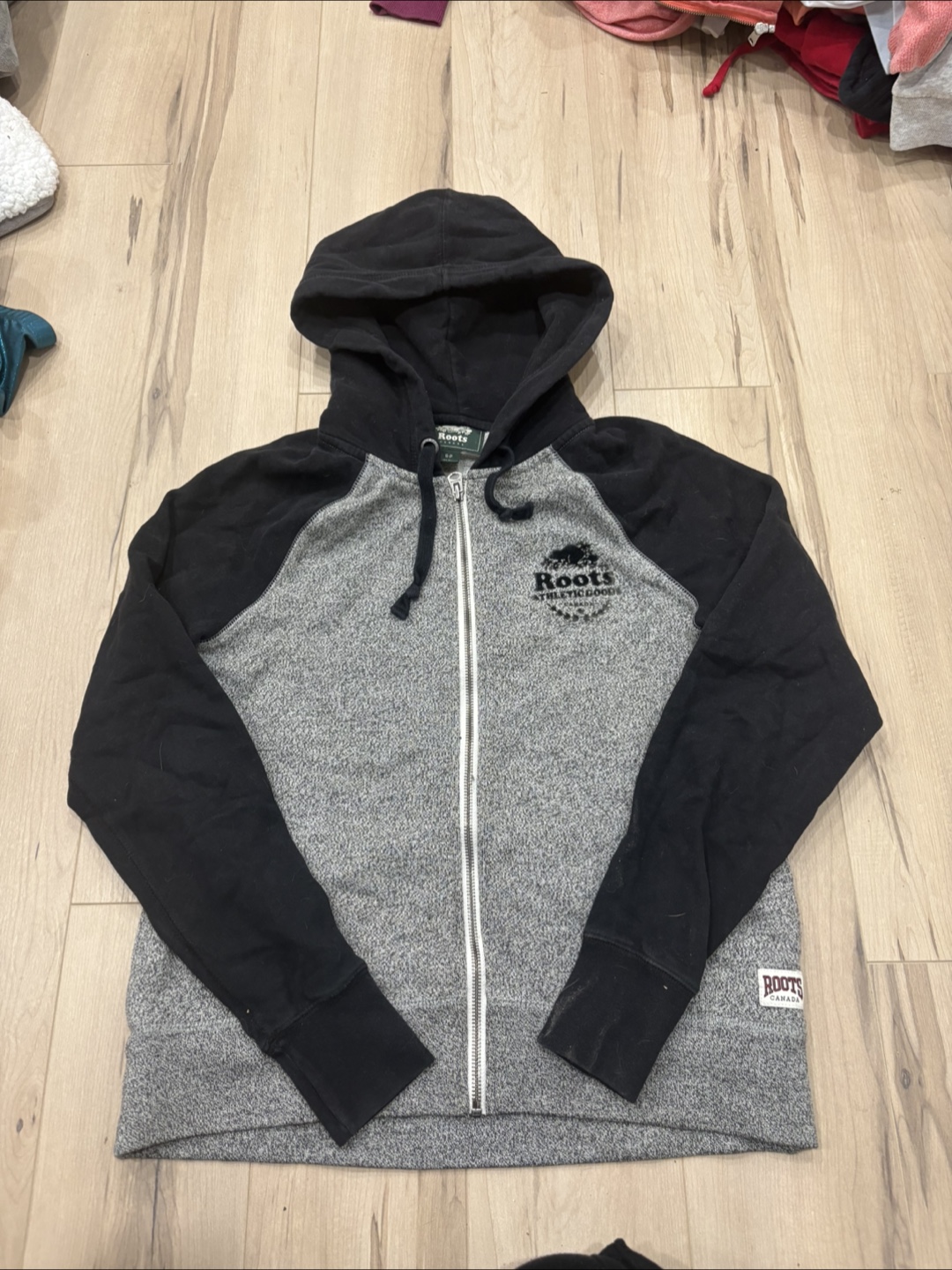Buy and sell used "tna hoodie zip-up" in