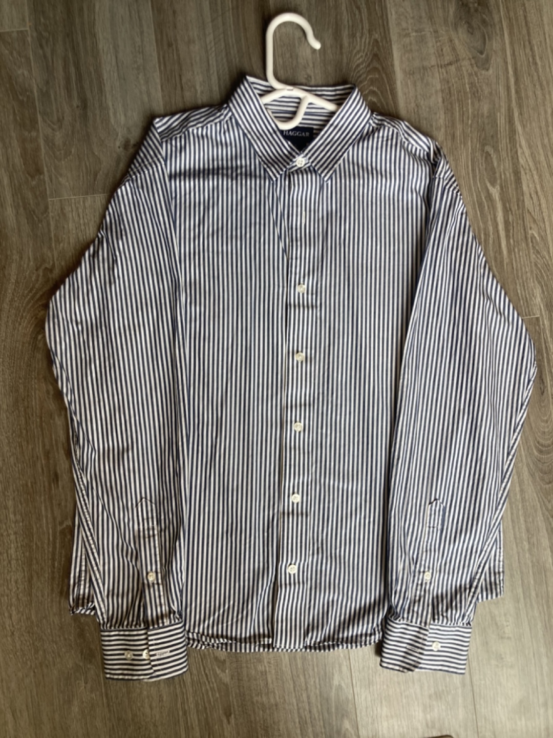 Haggar Men's Size Large Striped Long Sleeve Button-Down Shirt