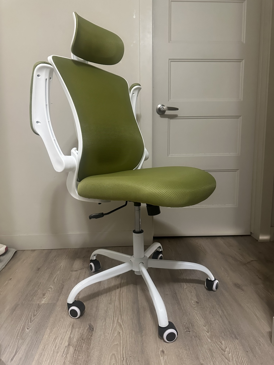 Brand-New Mimoglad Ergonomic Office Chair –High back - photo 4