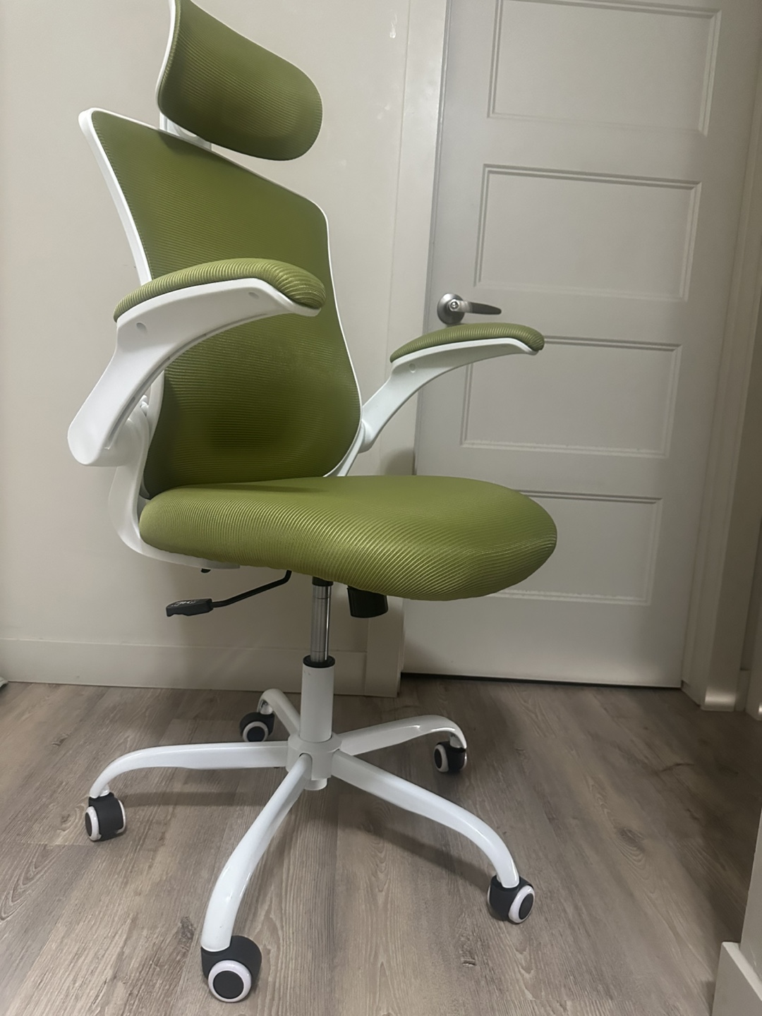 Brand-New Mimoglad Ergonomic Office Chair –High back - photo 5