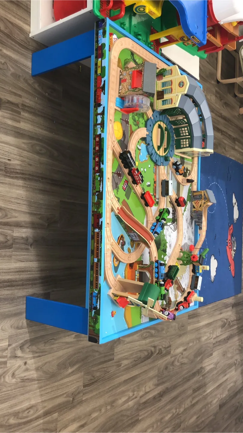 Thomas & Friends Wooden Railway Table Playset image indicator(2)